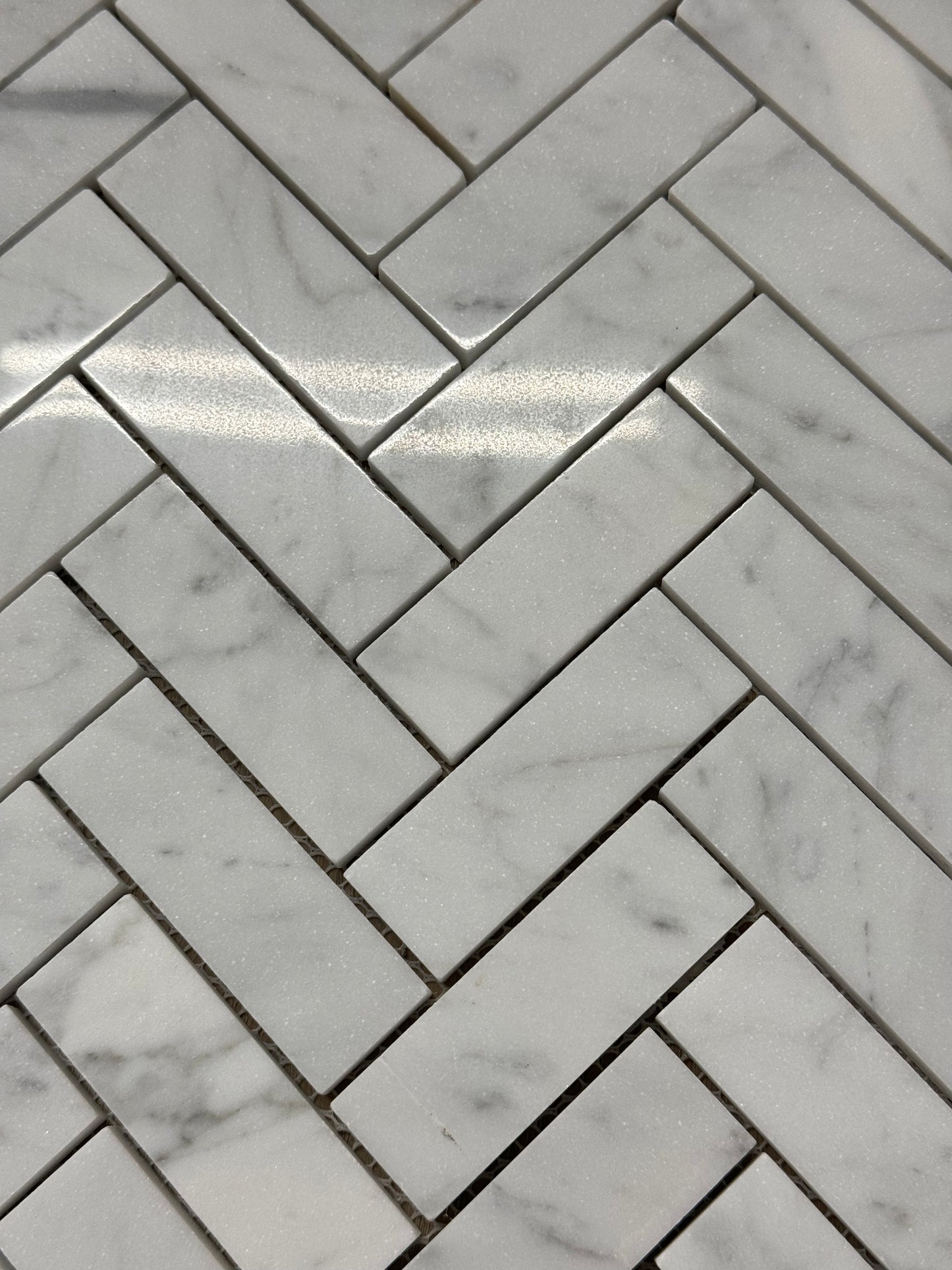 Marmo Bianco Chevron