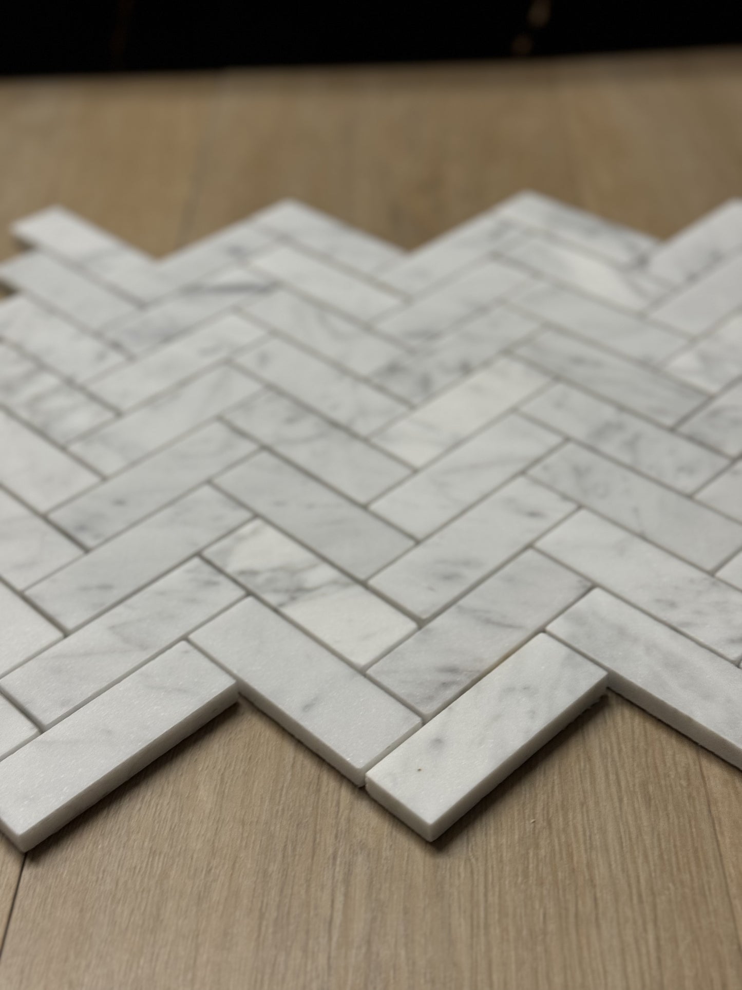 Marmo Bianco Chevron